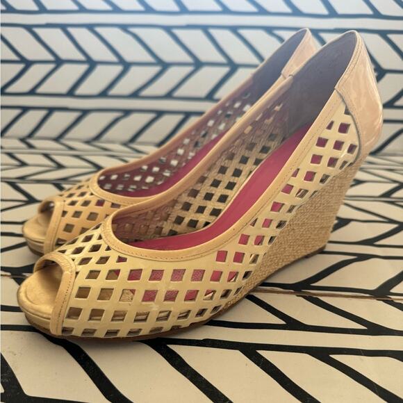 Lilly Pulitzer Resort Chic Ivory basket weave patent leather platform wedge - Picture 2 of 10